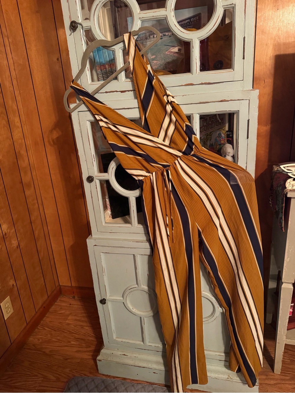 Style Rack Mustard  Striped V-Neck Jumpsuit Size Small B5